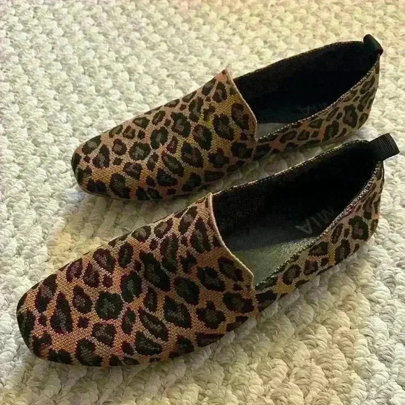 Cheetah leopard animal print flats slip on shoes Women’s Size 9 - Picture 1 of 4